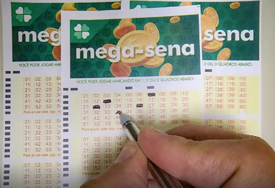 Mega-Sena acumula e próximo prêmio pode chegar a R$ 14 milhões