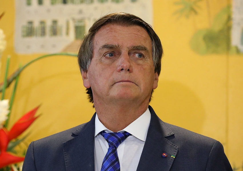 Bolsonaro anuncia reajuste de 33,24% no piso salarial dos professores da educação básica
