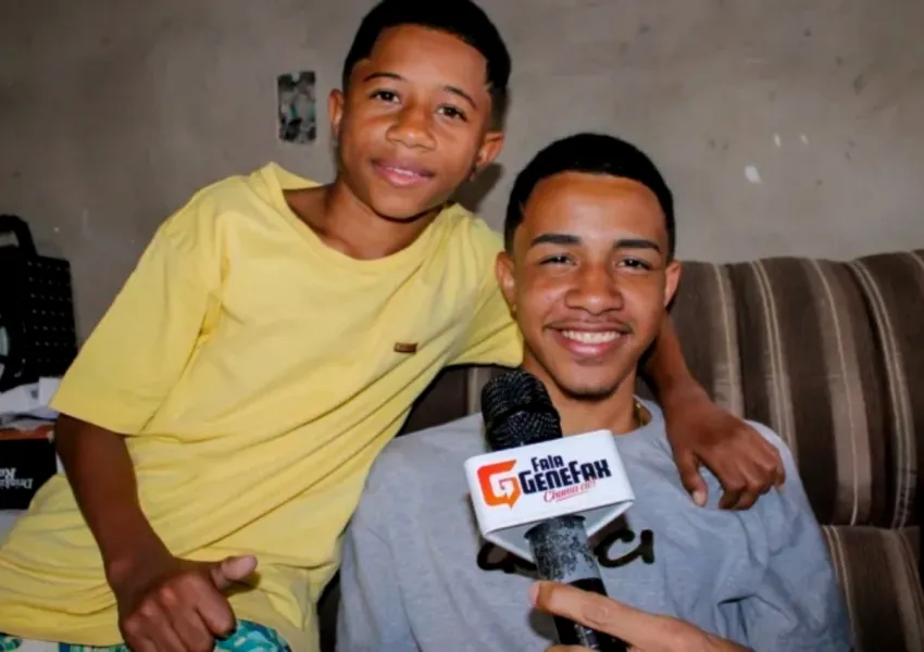 Moto colide com carreta e mata irmãos recém-famosos nas redes sociais