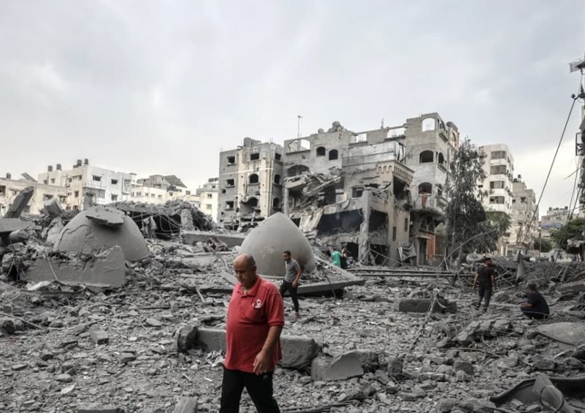  Conflito em Gaza deixa milhares de desabrigados e causa tragédia humanitária