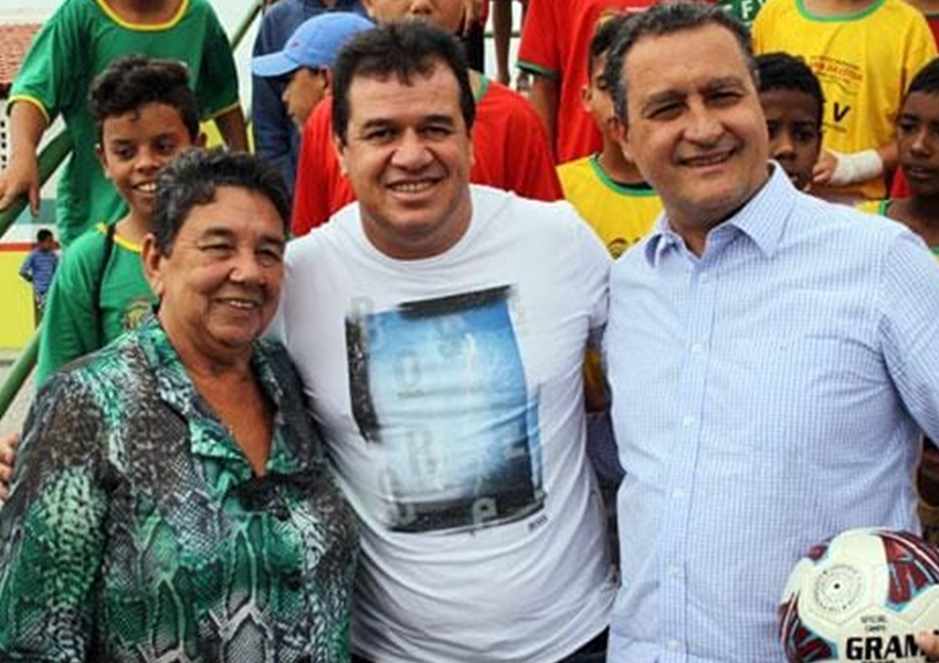 Marquinho Viana e a ex-prefeita de Barra da Estiva participaram com o governador Rui Costa, da assinatura da Licitação da 2ª Fase do PREMAR 2