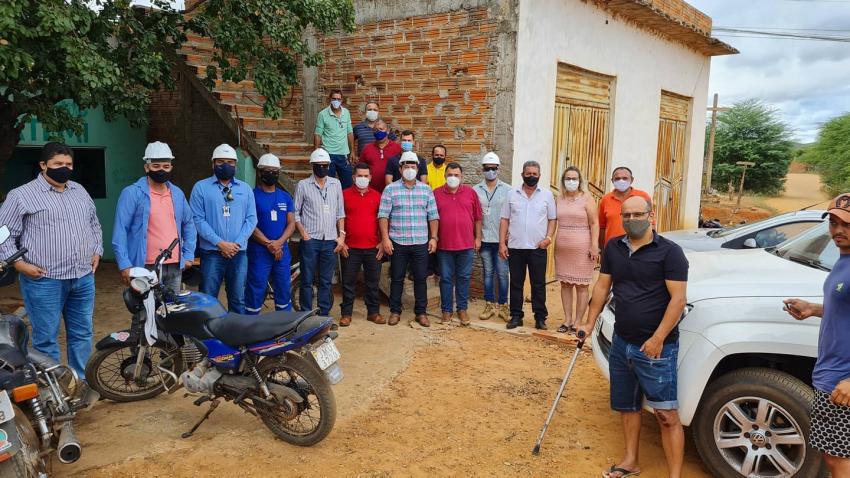 Livramento: Deputado Marquinho Viana visita obras de implantação do sistema de água em Iguatemi