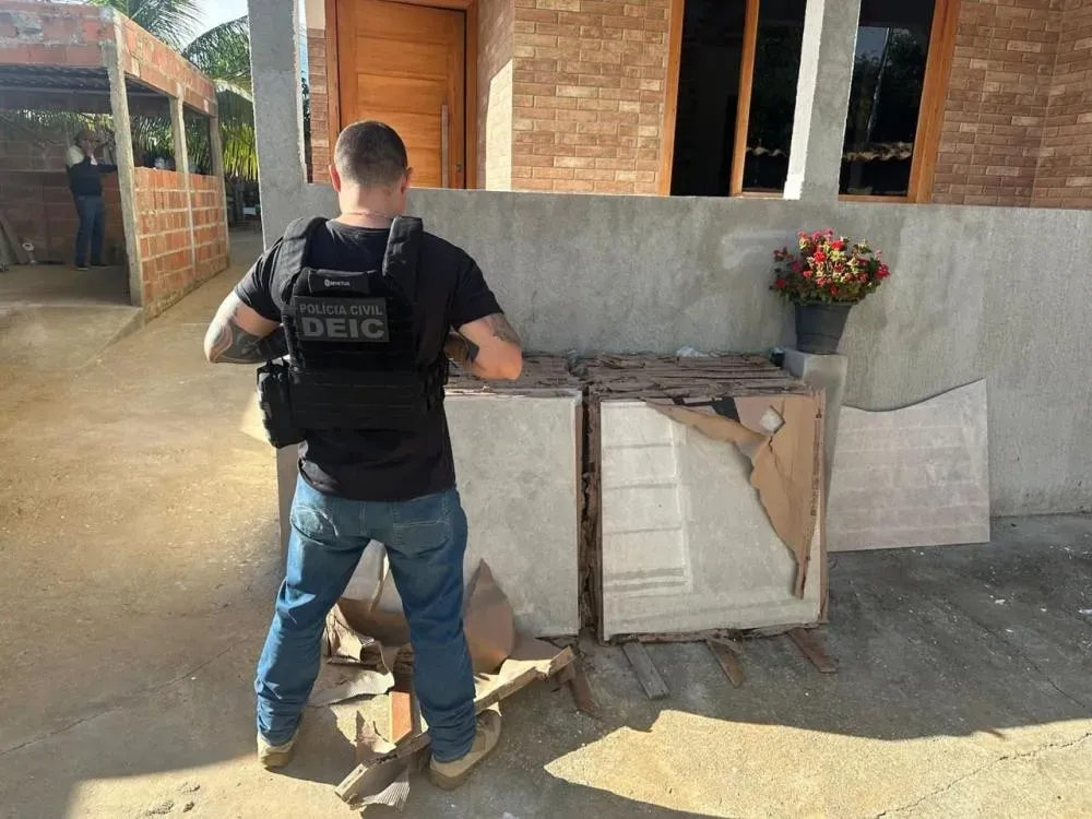 Polícia recupera R$ 50 mil em pisos e argamassa furtados por funcionário em Conquista