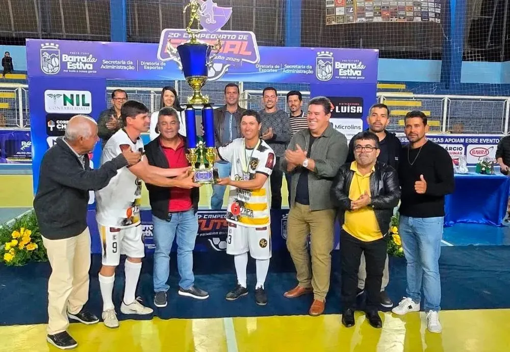 Deputado Marquinho Viana prestigia final do futsal e Forró Félix na Chapada