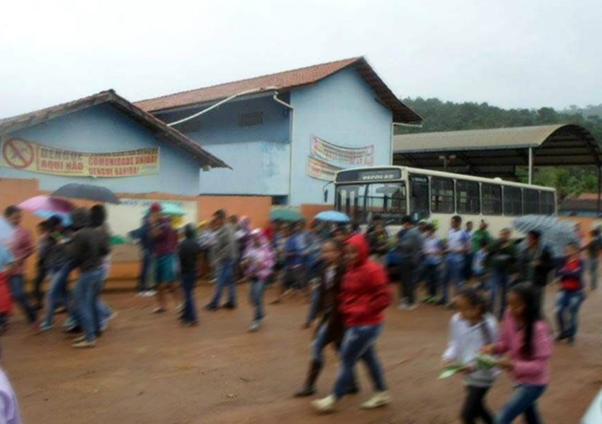 Jovem invade escola em Minas Gerais e atira em alunos