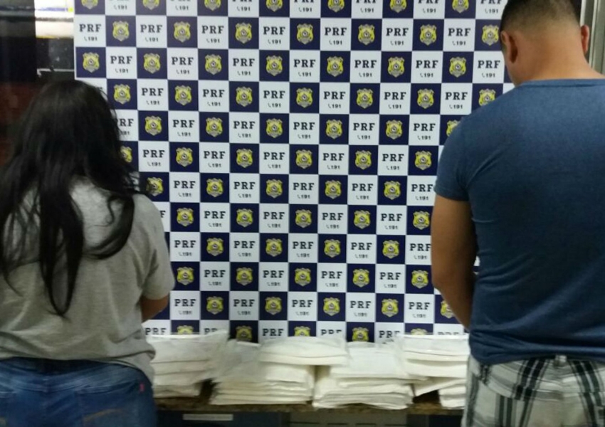 Conquista: Colombiano é preso com 20 kg de cocaína escondida em mala e diz que receberia R$ 5 mil pelo transporte