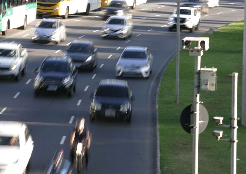 Radares descalibrados geram multas indevidas no trânsito