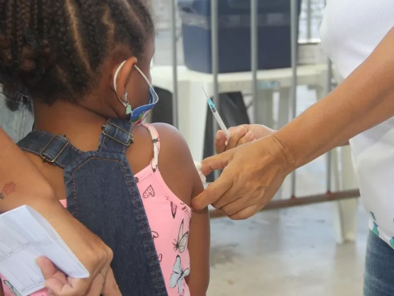 Estoque da primeira dose da vacina contra a dengue acaba em Feira de Santana