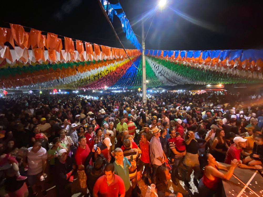 Festejos de Santo Antônio agitam o bairro Estocada no Festival de Forró de Livramento