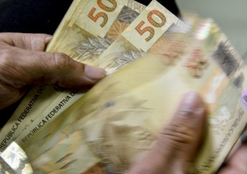 Salário Mínimo terá aumento para R$ 1.412 em Janeiro de 2024, abaixo da expectativa do Governo