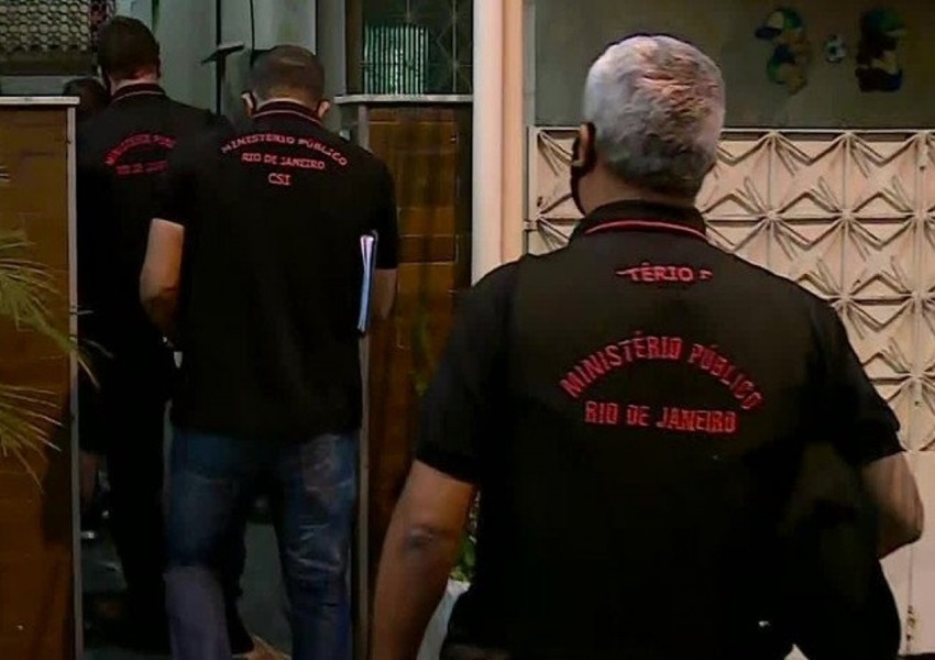 Polícia do Rio cumpre mandado de busca e apreensão em casa ligada a Jair Bolsonaro