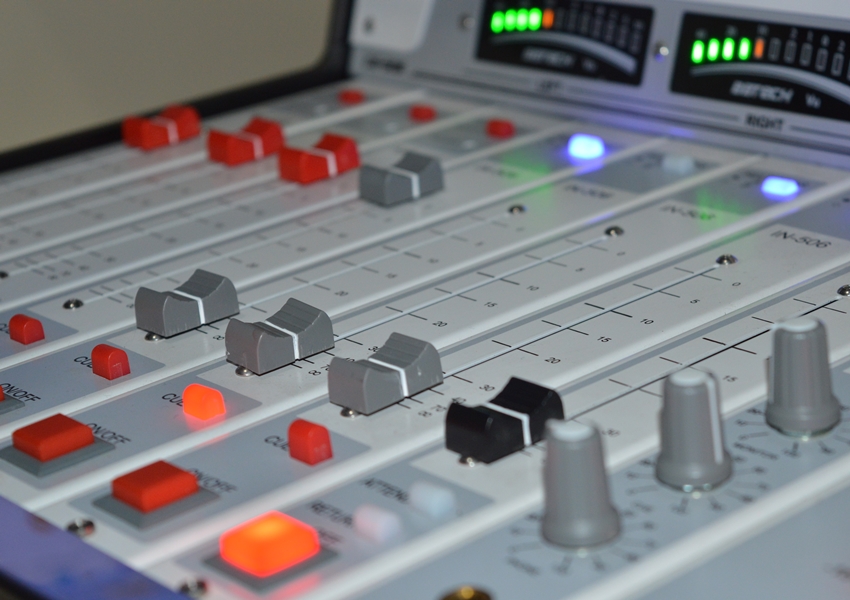Ministério das Comunicações cancela operação de mais de 100 rádios comunitárias