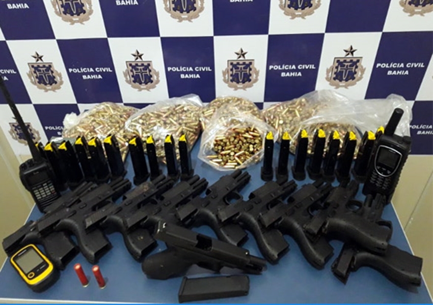 Conquista: Polícia Civil descobre local utilizado para esconder armas e cocaína transportada por avião apreendido