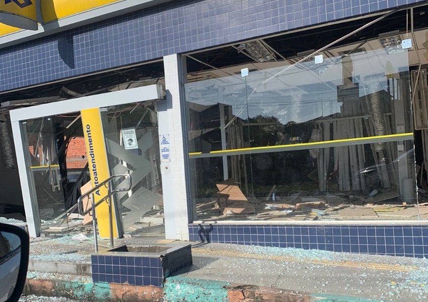 Salinas da Margarida: Bandidos explodem agência bancária no Recôncavo Baiano