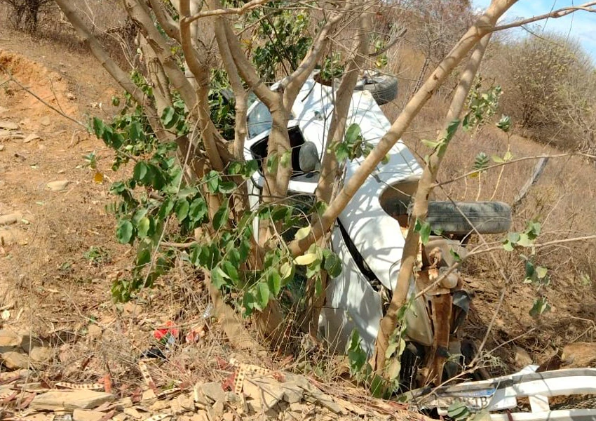 Grave acidente na BR-342 deixa motorista ferido em trecho sem pavimentação em Malhada