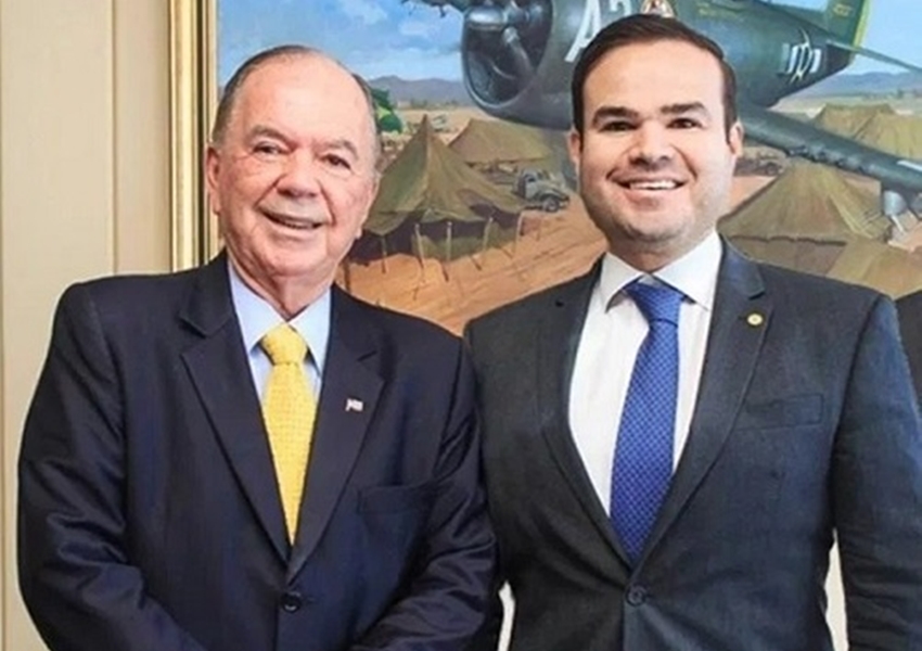 João Leão desiste de pré-candidatura ao Senado e Cacá assume vaga