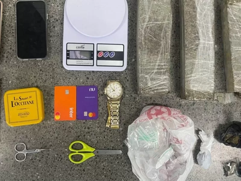 Homem é preso com drogas durante ação da Cipe Central em Ipiaú