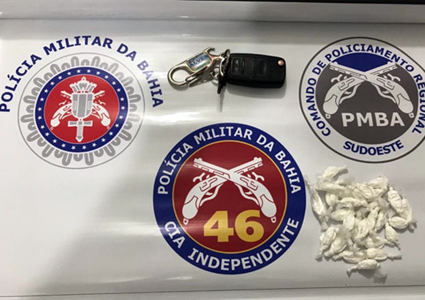 Livramento: Polícia Militar apreende 28 Petecas de Cocaína em carro no Bairro Jurema