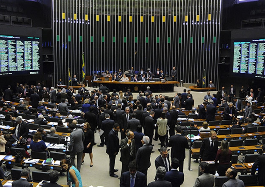 Congresso quer aumentar para R$ 38 mil salário de parlamentares