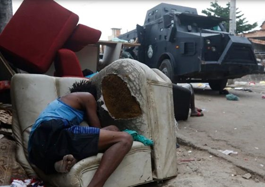 Confronto entre polícia e traficantes deixa 25 mortos no RJ