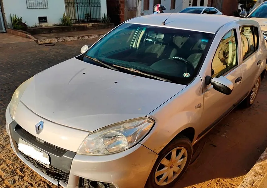 Carro furtado em São Paulo é recuperado pela PM em Caculé