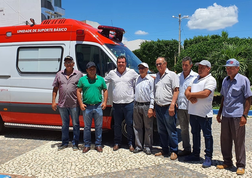 Deputado Marquinho Viana amplia atendimento ao setor de saúde de Tanhaçu