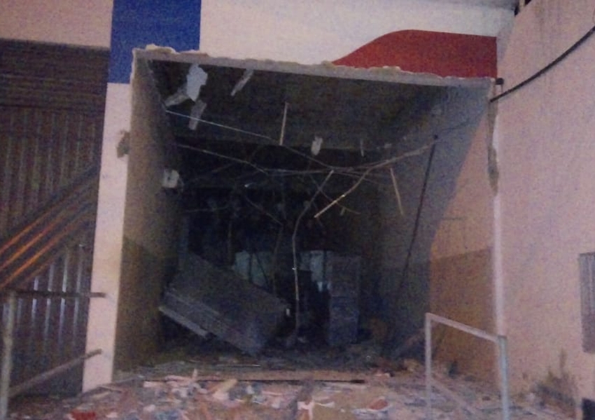 Caixas eletrônicos de dois postos bancários em Nova Soure são explodidos e unidades ficam destruídas