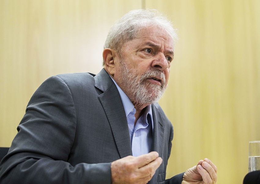 Lula já informou a seus advogados que não aceitará usar tornozeleira, diz coluna