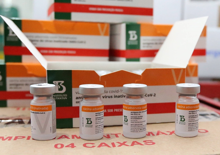 Mais de 4 mil baianos tomaram doses dos lotes de vacina que serão recolhidas