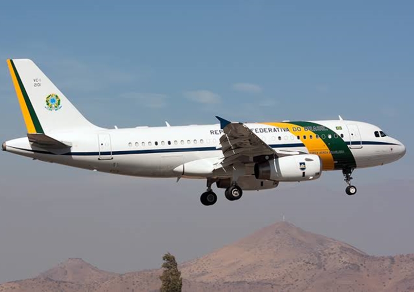 Treze ministros de Bolsonaro utilizaram avião da FAB para viagem internacional
