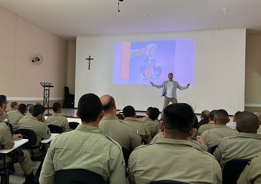 Palestra sobre Inteligência Emocional reúne militares e autoridades em Livramento de Nossa Senhora