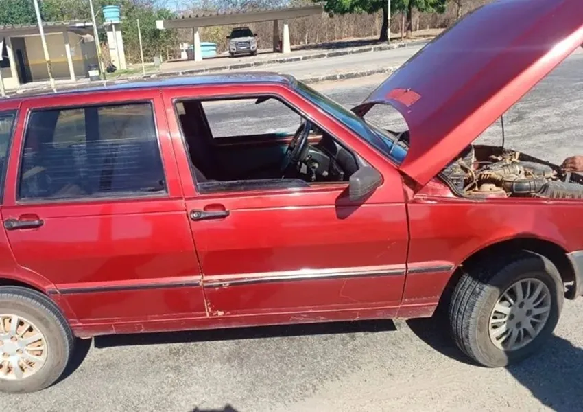 Polícia Rodoviária recupera carro com restrição durante blitz em Brumado