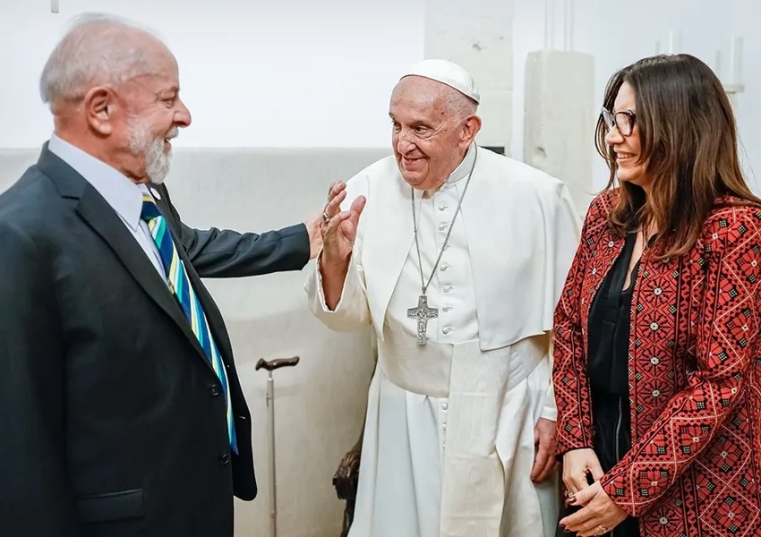 Presidente do Brasil decreta luto de sete dias após morte do Papa Francisco