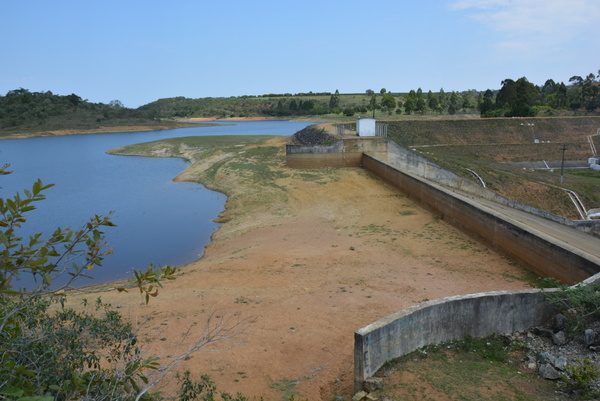 Após anunciar investimentos em barragem, governo homologa emergência