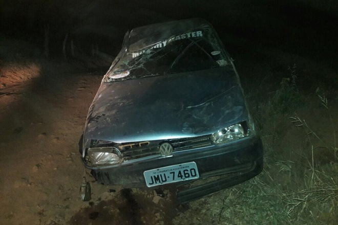 Livramento: Motorista perde controle e carro tomba na estrada da Canabrava