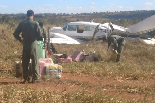 Avião com 500 quilos de cocaína é interceptado pela FAB