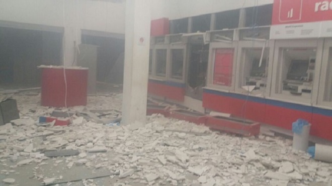 Grupo explode bancos, atira contra PM e leva reféns após ataque em Remanso