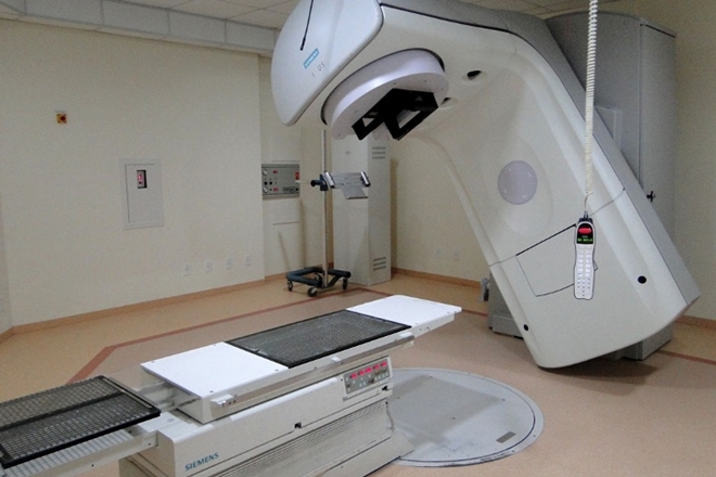 Tratamento contra câncer, radioterapia está ameaçada no SUS por má distribuição de verba