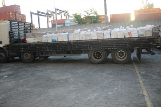 Salvador: Polícia apreende quatro toneladas de maconha escondida em carga de cebola