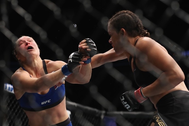 Amanda massacra Ronda em 48 segundos e mantém cinturão dos galos do UFC